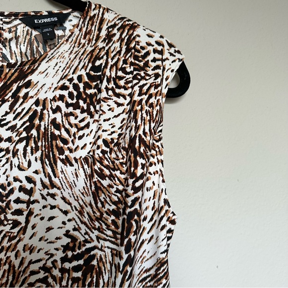 Express Print Gramercy Top - Picture 3 of 5